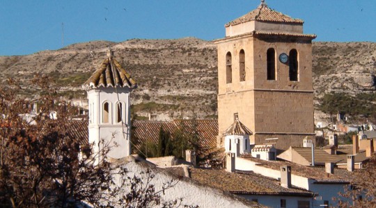 El Templo parroquial de Galera es sometido a una profunda limpieza interior
